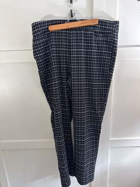 Liz Claiborne Lisa Mid-Rise Straight Leg Plaid Pull-On Dress Pants - Size 18